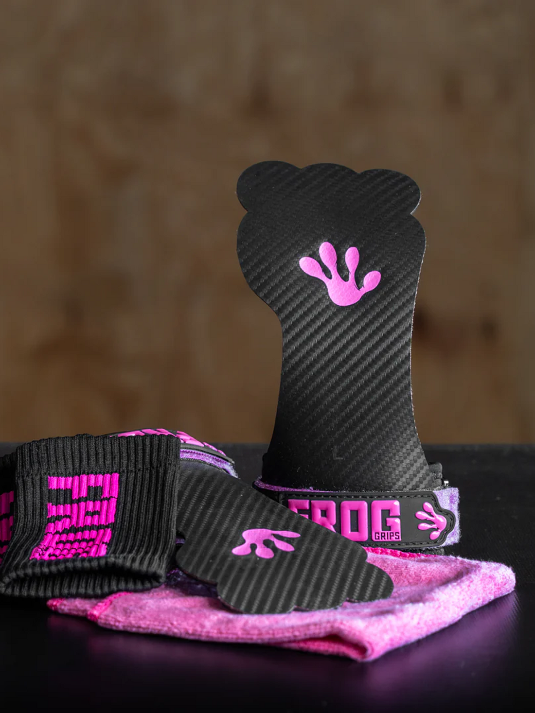 Frog Grips Elite 4.0 OG Fingerless – Chalk-Free Gymnastics Grips